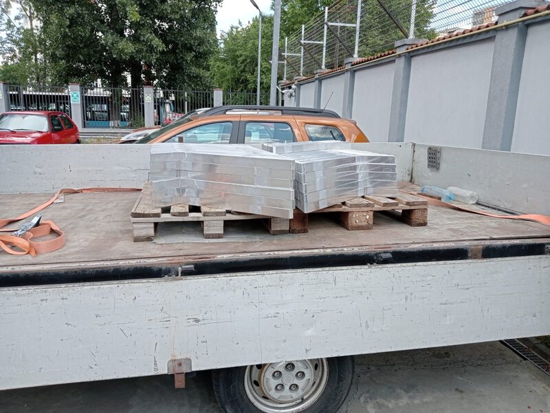 Confectii metalice si din aluminiu - serii si unicat
