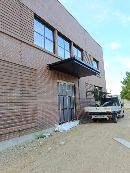 Confectii metalice si din aluminiu - serii si unicat
